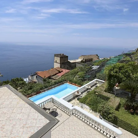 Elena Villa Conca dei Marini