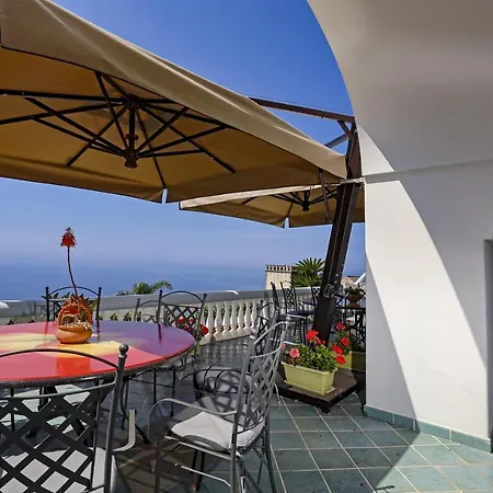 Elena Villa Conca dei Marini