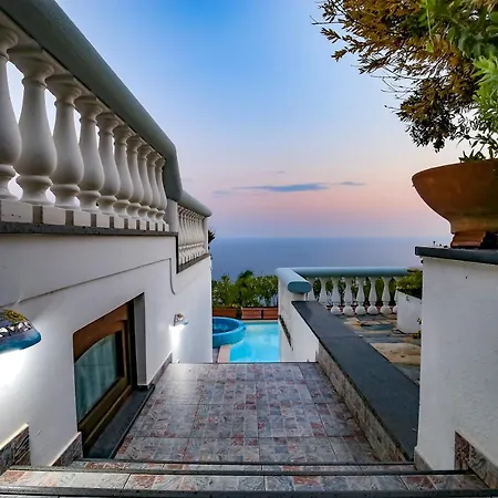 Elena Villa Conca dei Marini
