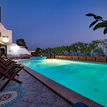 Elena Villa Conca dei Marini