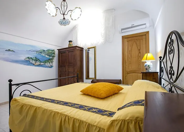 Elena קונקה דיי מריני